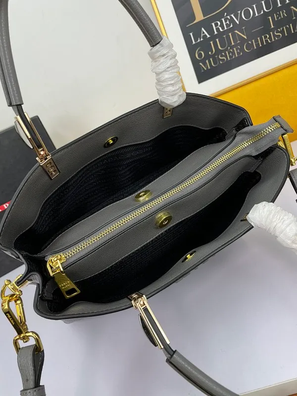 All categories Official website "Brand Women's Bags" Women's Bags 💙 PRADA 2022 Official New Prada Imported Palm Print Cowhide Fabric Handbag Wholesale 58002500 High Quality Size: 30-22-12CM
