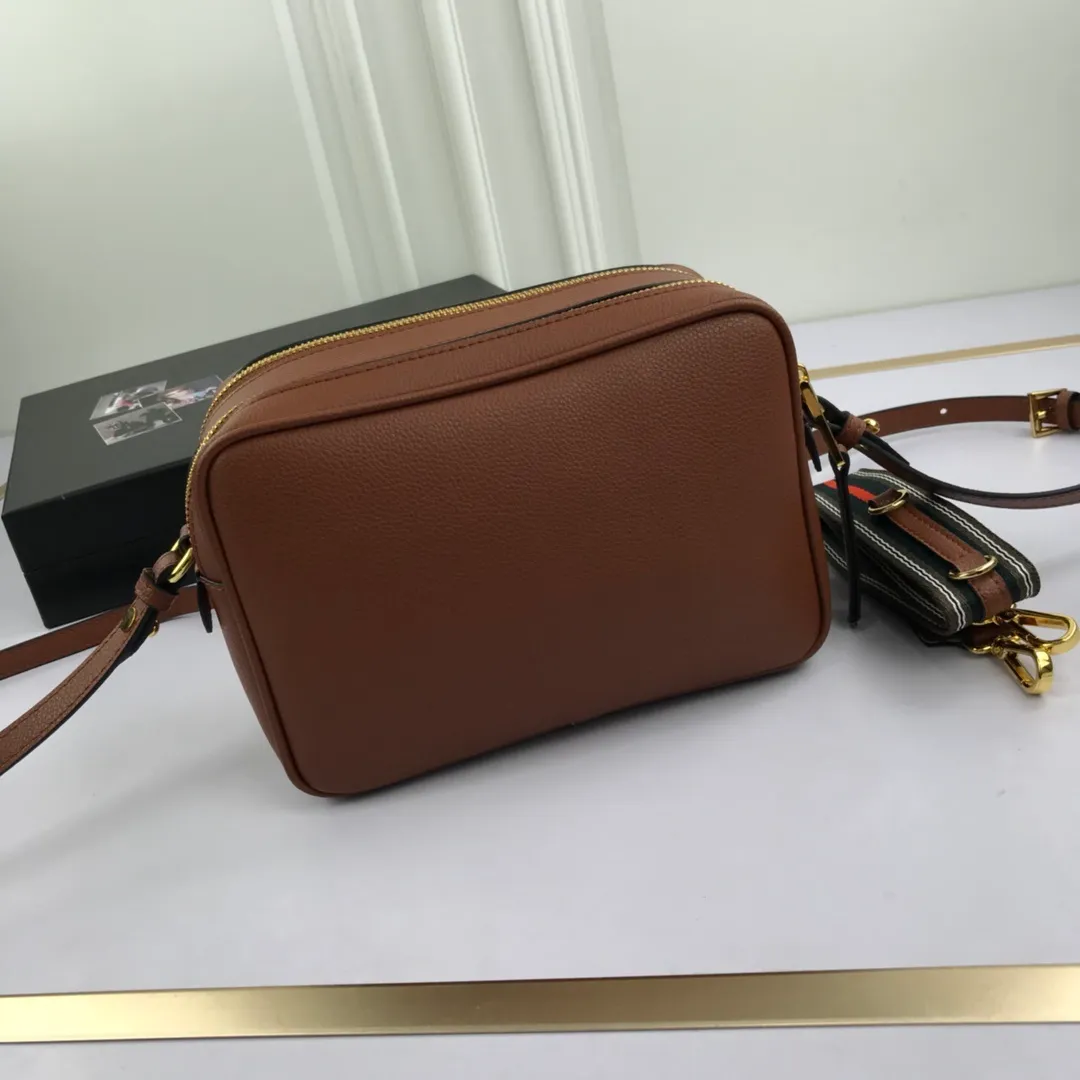 All categories Official website "Brand Women's Bags" Women's Bags 💙 PRADA 2022 Official New Prada Imported Cowhide Crossbody Bag Wholesale 58002000 High Quality Size: 23-16-10CM