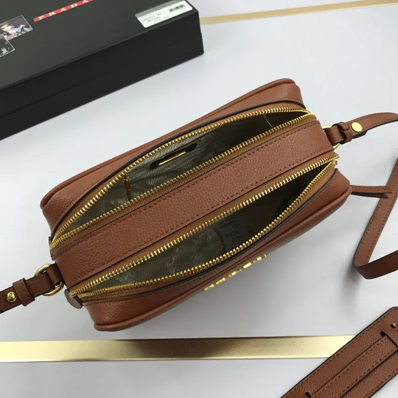 All categories Official website "Brand Women's Bags" Women's Bags 💙 PRADA 2022 Official New Prada Imported Cowhide Crossbody Bag Wholesale 58002000 High Quality Size: 23-16-10CM