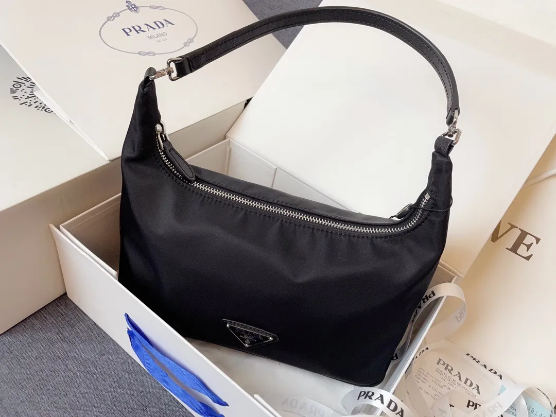 All Categories Official Website "Brand Women's Bags" Women's Bags 💙 PRADA 2024 Latest Prada Underarm Bag