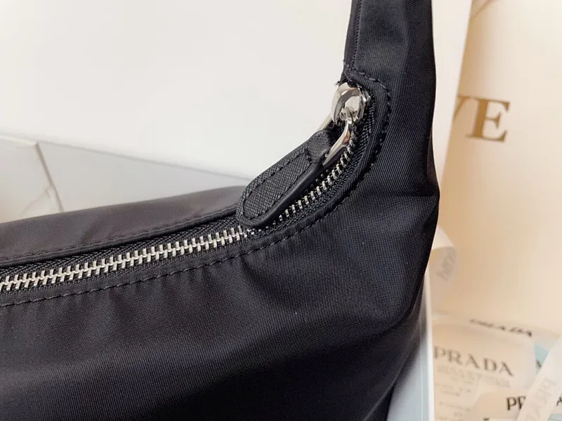 All Categories Official Website "Brand Women's Bags" Women's Bags 💙 PRADA 2024 Latest Prada Underarm Bag