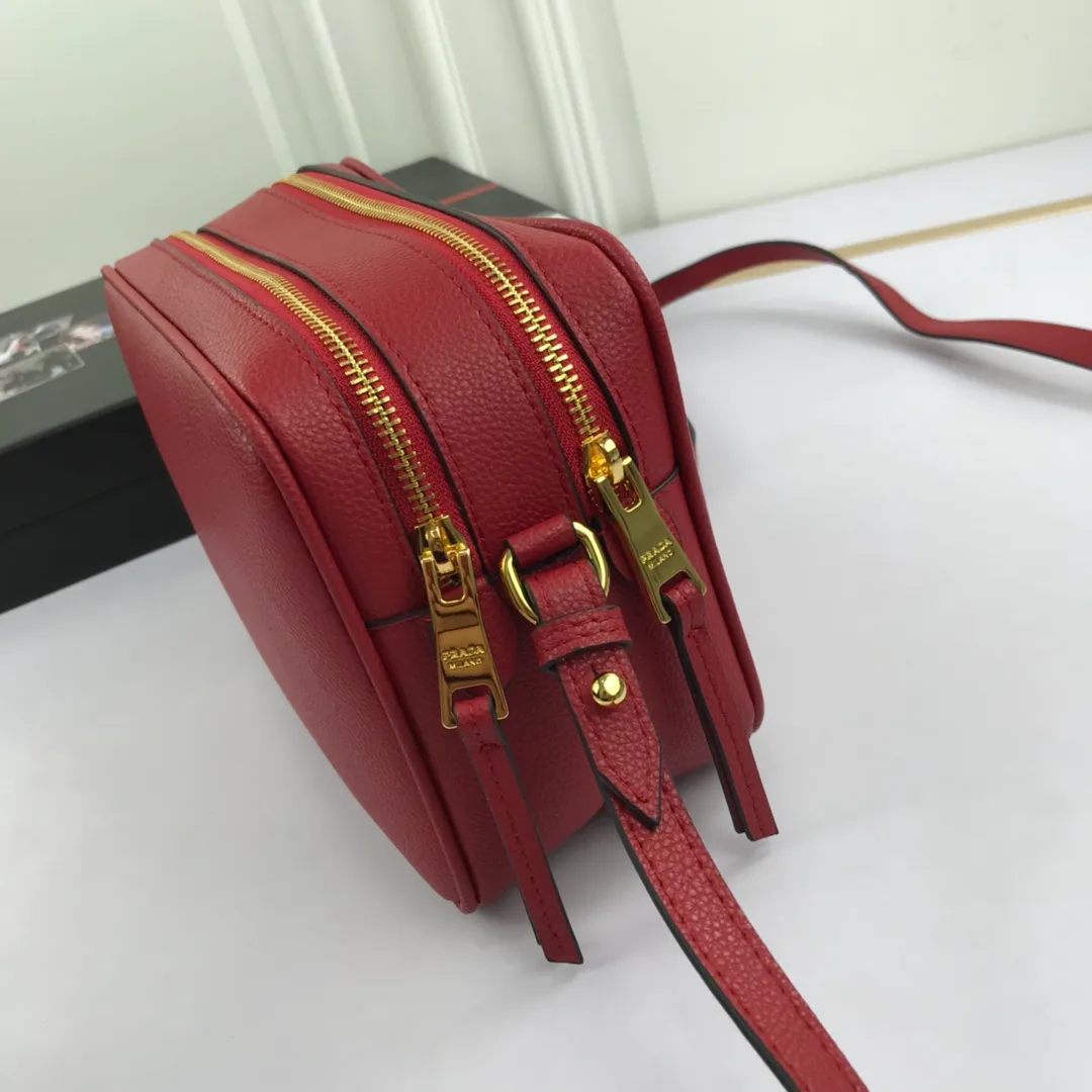 All categories Official website "Brand Women's Bags" Women's Bags 💙 PRADA 2022 Official New Prada Imported Cowhide Crossbody Bag Wholesale 58002000 High Quality Size: 23-16-10CM