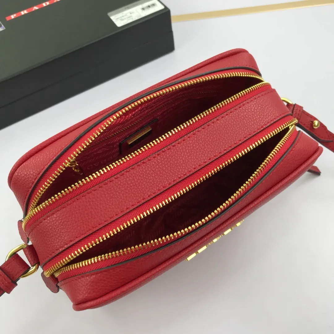 All categories Official website "Brand Women's Bags" Women's Bags 💙 PRADA 2022 Official New Prada Imported Cowhide Crossbody Bag Wholesale 58002000 High Quality Size: 23-16-10CM