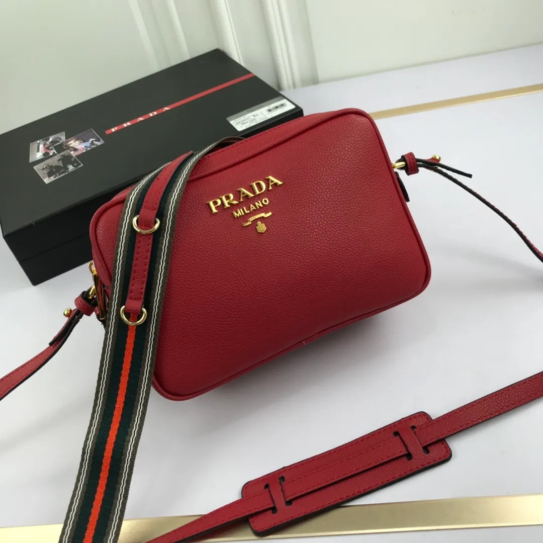 All categories Official website "Brand Women's Bags" Women's Bags 💙 PRADA 2022 Official New Prada Imported Cowhide Crossbody Bag Wholesale 58002000 High Quality Size: 23-16-10CM
