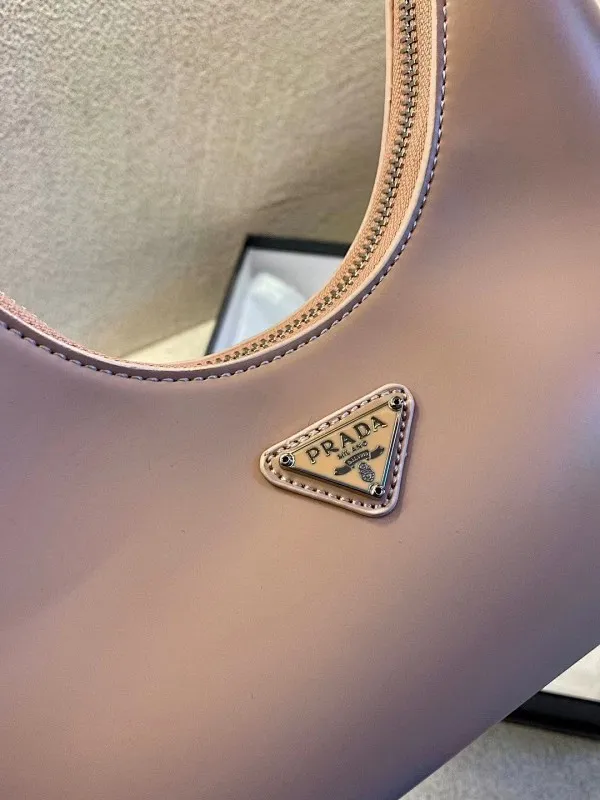 All categories Official website "Brand Women's Bags" Women's Bags 💙 PRADA Fine imitation PRADA, high imitation PRADA bags, PRADA crossbody bags, 2023 official latest version PRADA armpit bags, PRADA bag factory, recommended bags, size: 31-13CM