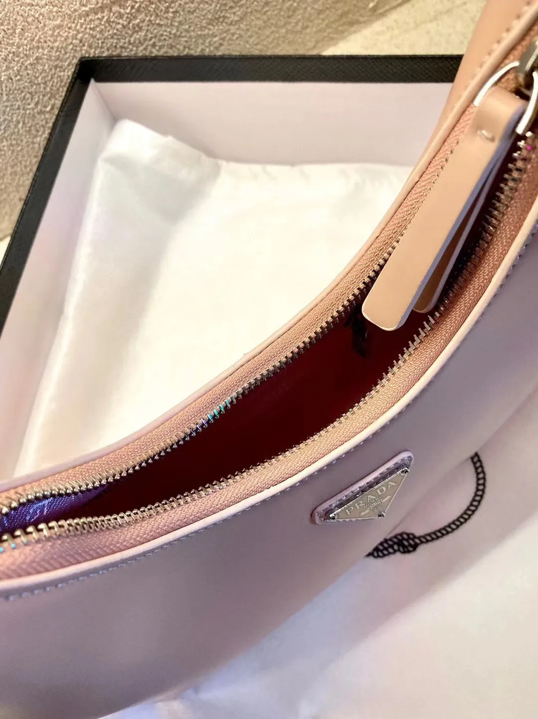 All categories Official website "Brand Women's Bags" Women's Bags 💙 PRADA Fine imitation PRADA, high imitation PRADA bags, PRADA crossbody bags, 2023 official latest version PRADA armpit bags, PRADA bag factory, recommended bags, size: 31-13CM
