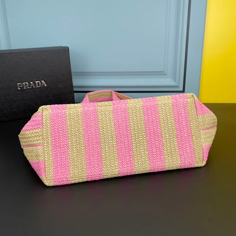 All categories Official website "Brand Women's Bags" Women's Bags 💙 PRADA 2022 Official New Prada Raffia Handbag Wholesale 58001600 High Quality Size: 33-30-16CM