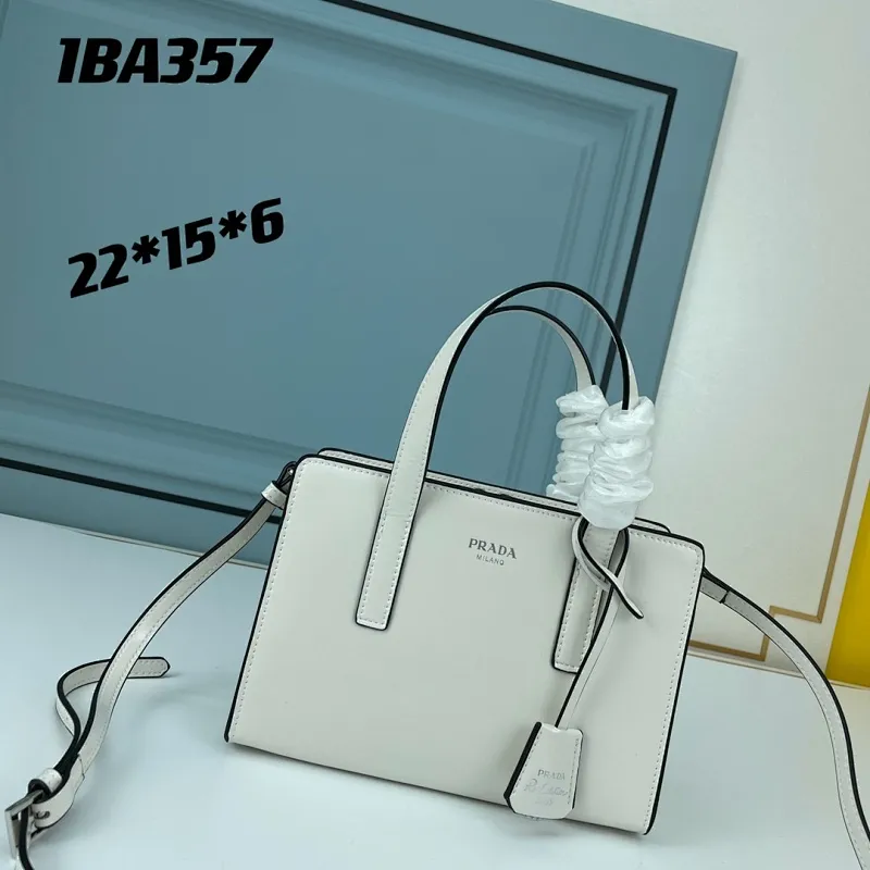 All categories Official website "Brand Women's Bags" Women's Bags 💙 PRADA 2022 official new Prada mini shopping bag wholesale 58001900 High quality Size: 22-15-6.5CM