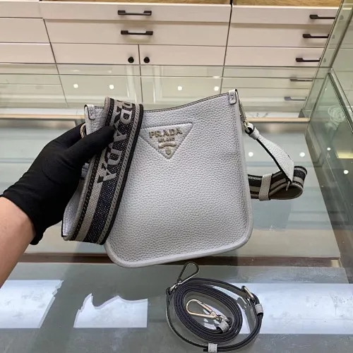 All categories Official website "Brand Women's Bags" Women's Bags 💙 PRADA 2022 official new Prada crossbody bag wholesale Original order quality 58005500 Size: 20-19-6Cm