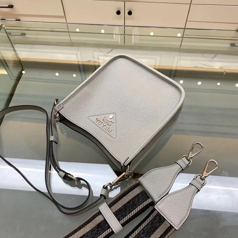 All categories Official website "Brand Women's Bags" Women's Bags 💙 PRADA 2022 official new Prada crossbody bag wholesale Original order quality 58005500 Size: 20-19-6Cm