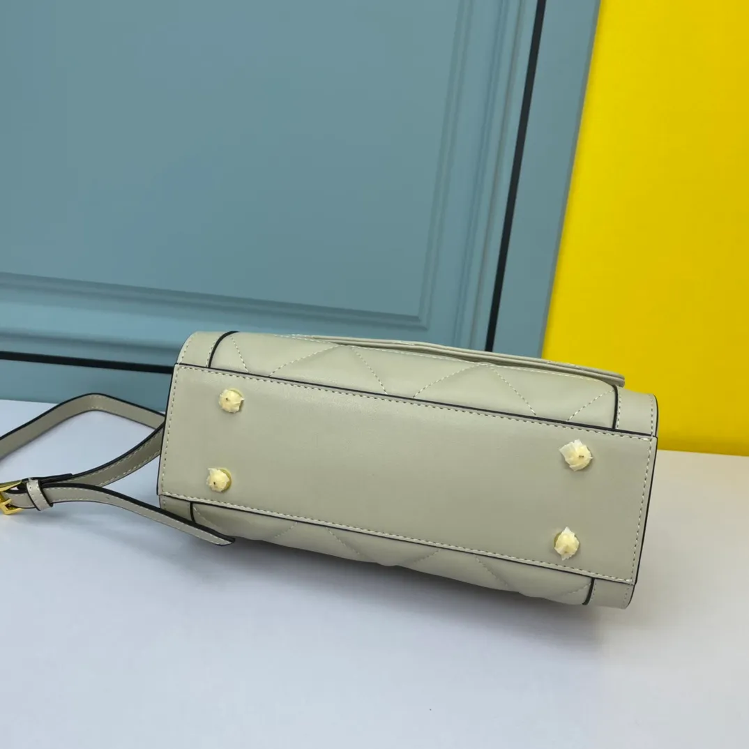 All categories Official website "Brand Women's Bags" Women's Bags 💙 PRADA 2022 official new Prada crossbody bag wholesale 58002900 Original order quality Size: 26-18-11CM