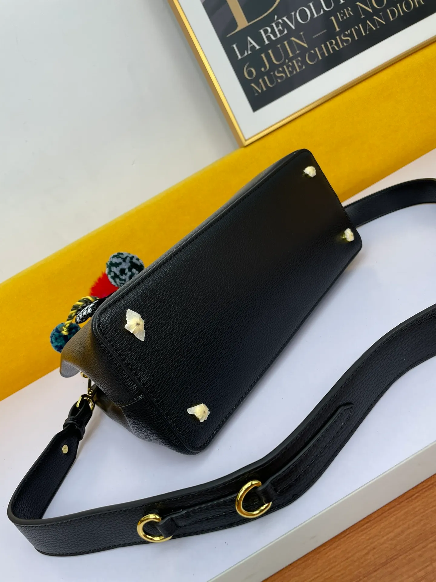 All categories Official website "Brand Women's Bags" Women's Bags 💙 PRADA 2022 official new Prada calfskin handbag wholesale 58002500 High quality Size: 30-22-13CM