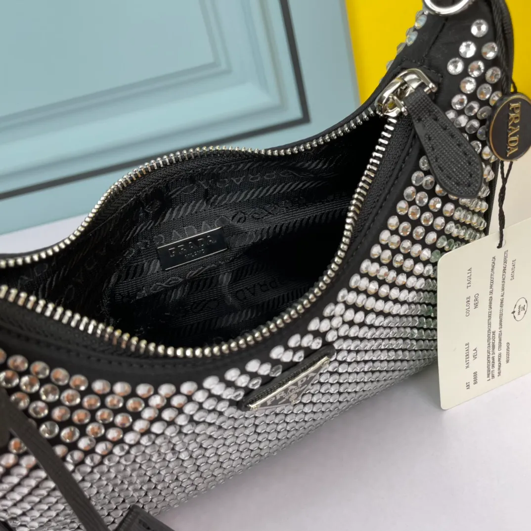 All categories Official website "Brand Women's Bags" Women's Bags 💙 PRADA 2022 official new Prada armpit bag wholesale 58002500 Original order quality Size: 22-16-6CM