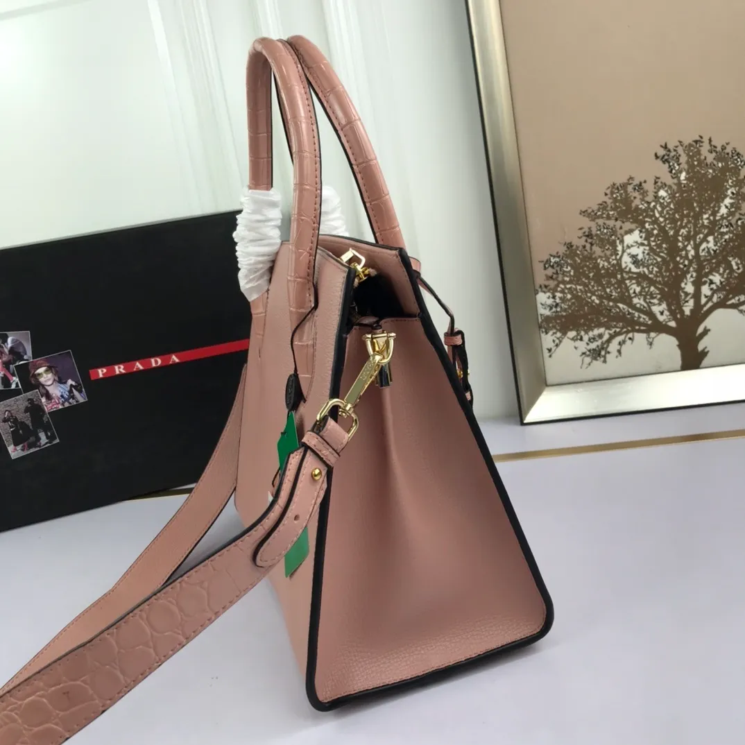 All categories Official website "Brand Women's Bags" Women's Bags 💙 PRADA 2022 official new Prada calfskin handbag wholesale 58002500 High quality Size: 30-24-15CM