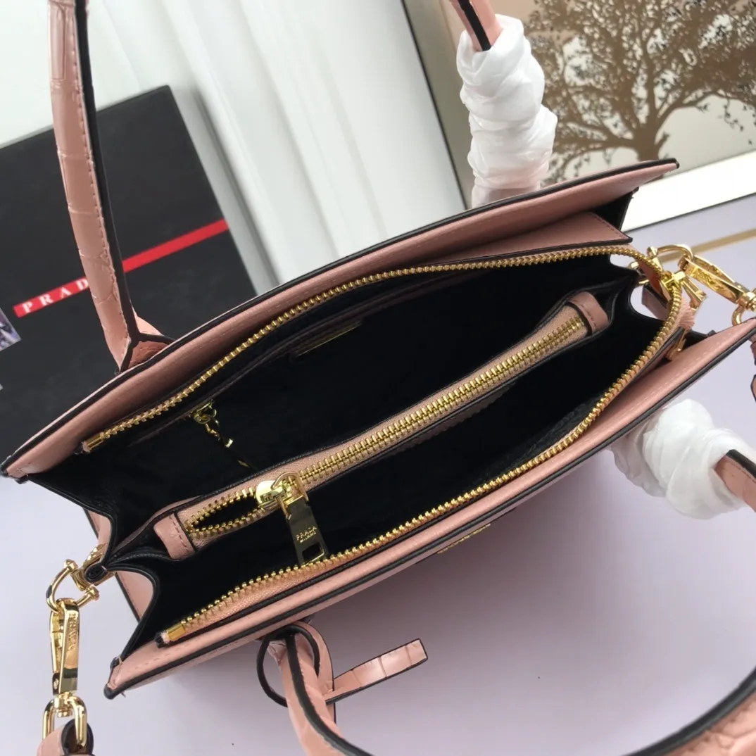 All categories Official website "Brand Women's Bags" Women's Bags 💙 PRADA 2022 official new Prada calfskin handbag wholesale 58002500 High quality Size: 30-24-15CM