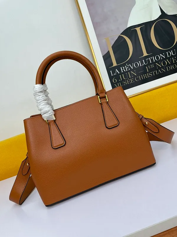 All categories Official website "Brand Women's Bags" Women's Bags 💙 PRADA 2022 official new Prada calfskin handbag wholesale 58002500 High quality Size: 30-22-13CM