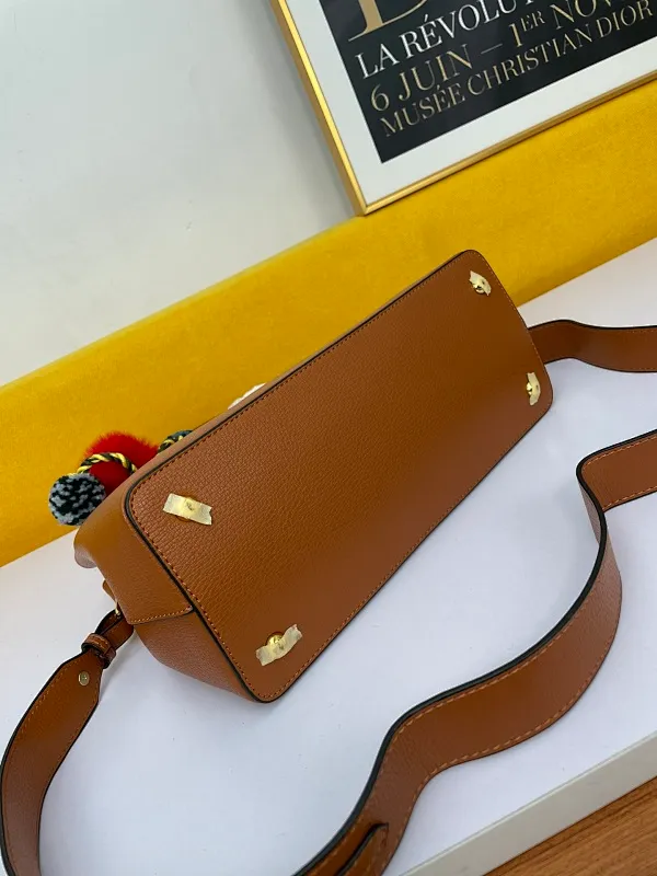 All categories Official website "Brand Women's Bags" Women's Bags 💙 PRADA 2022 official new Prada calfskin handbag wholesale 58002500 High quality Size: 30-22-13CM