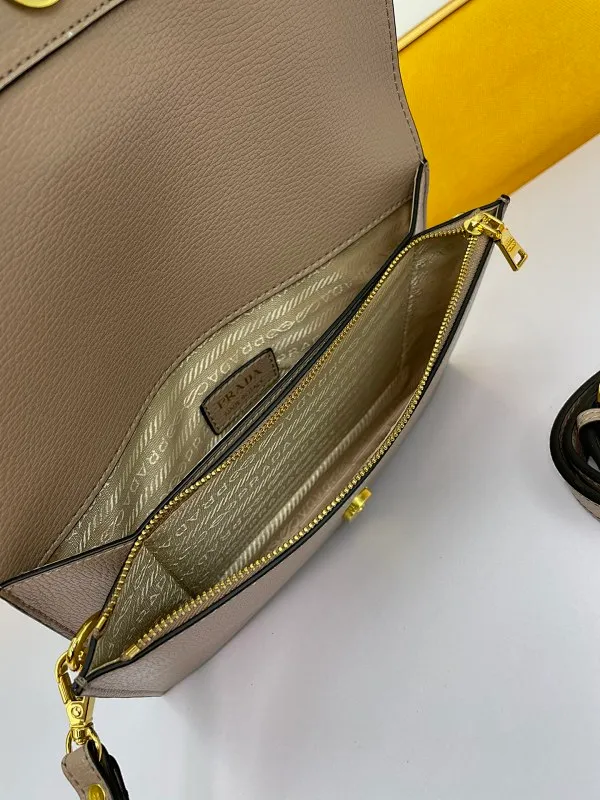 All categories Official website "Brand Women's Bags" Women's Bags 💙 PRADA 2022 official new Prada crossbody bag wholesale 58002380 Original order quality Size: 25-16-4CM
