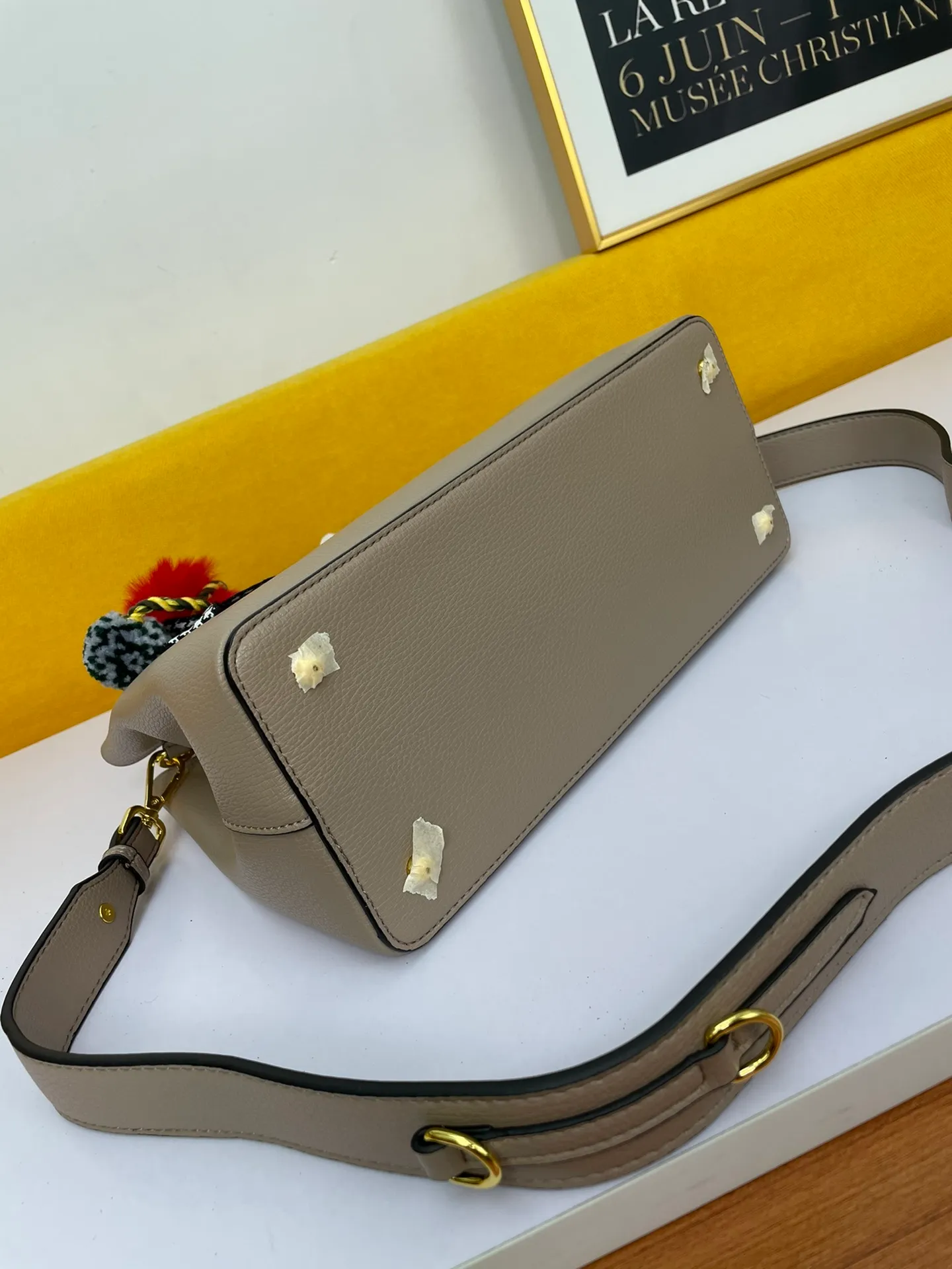 All categories Official website "Brand Women's Bags" Women's Bags 💙 PRADA 2022 official new Prada calfskin handbag wholesale 58002500 High quality Size: 30-22-13CM