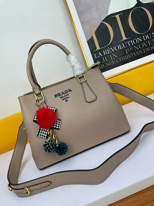 All categories Official website "Brand Women's Bags" Women's Bags 💙 PRADA 2022 official new Prada calfskin handbag wholesale 58002500 High quality Size: 30-22-13CM