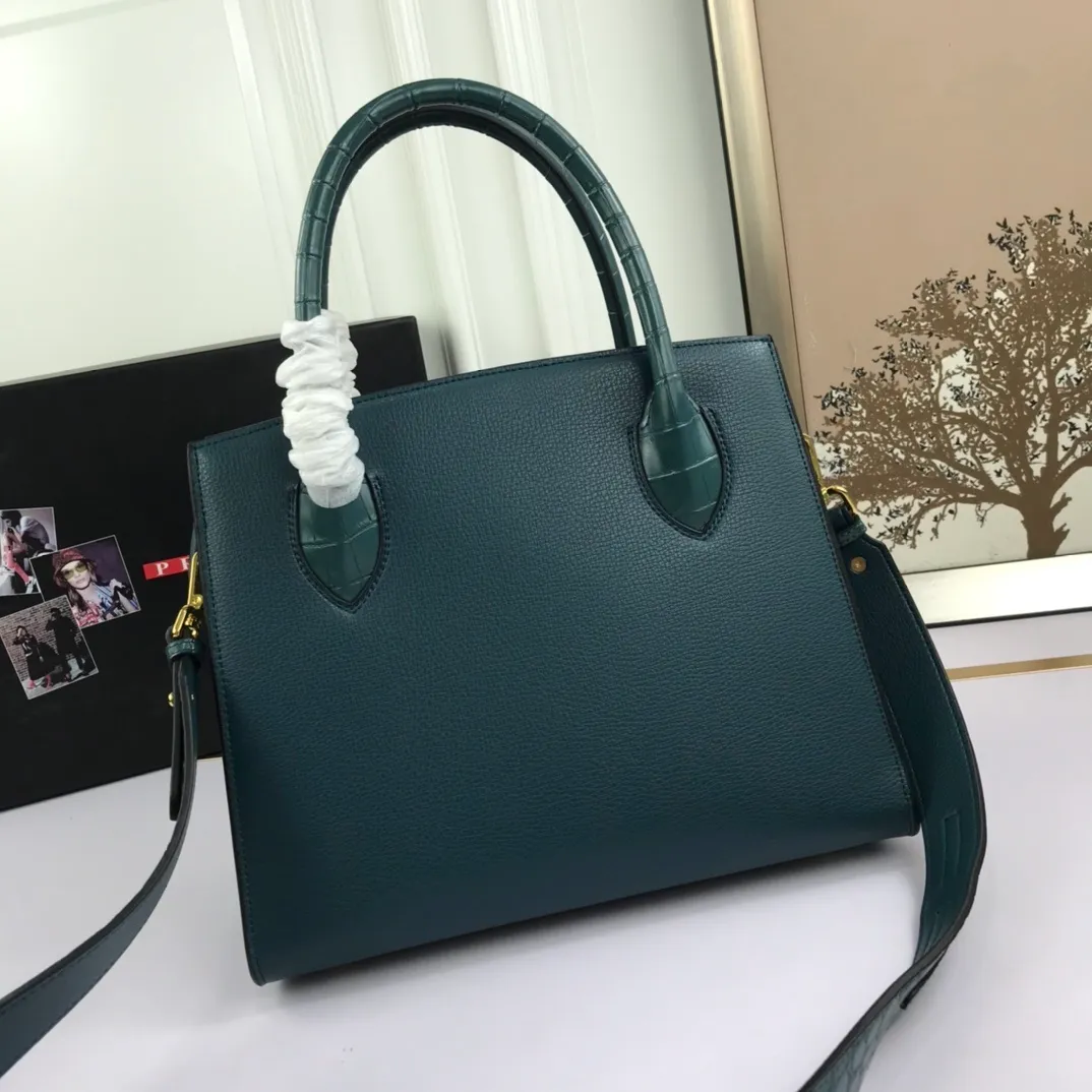 All categories Official website "Brand Women's Bags" Women's Bags 💙 PRADA 2022 official new Prada calfskin handbag wholesale 58002500 High quality Size: 30-24-15CM