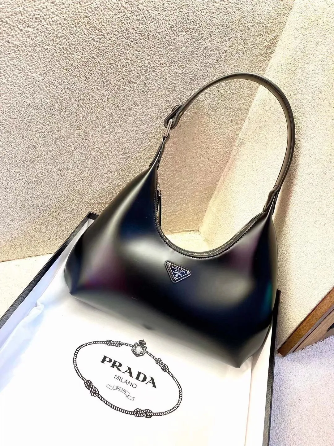 All categories Official website "Brand Women's Bags" Women's Bags 💙 PRADA Fine imitation PRADA, high imitation PRADA bags, PRADA crossbody bags, 2023 official latest version PRADA armpit bags, PRADA bag factory, recommended bags, size: 31-13CM