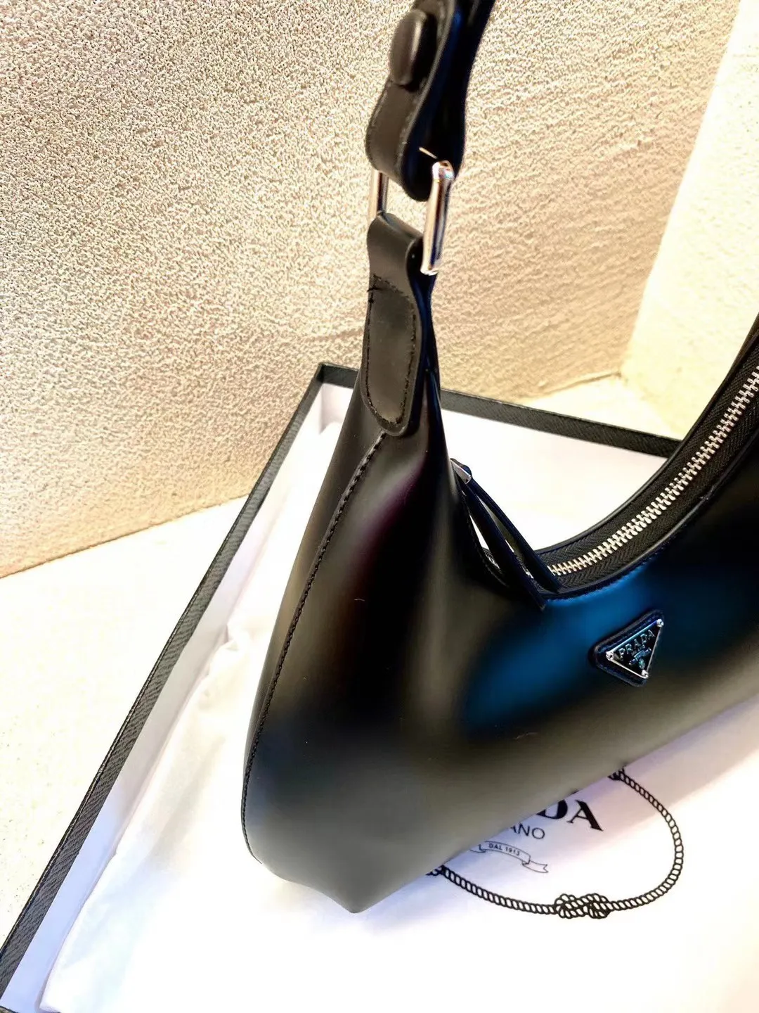 All categories Official website "Brand Women's Bags" Women's Bags 💙 PRADA Fine imitation PRADA, high imitation PRADA bags, PRADA crossbody bags, 2023 official latest version PRADA armpit bags, PRADA bag factory, recommended bags, size: 31-13CM