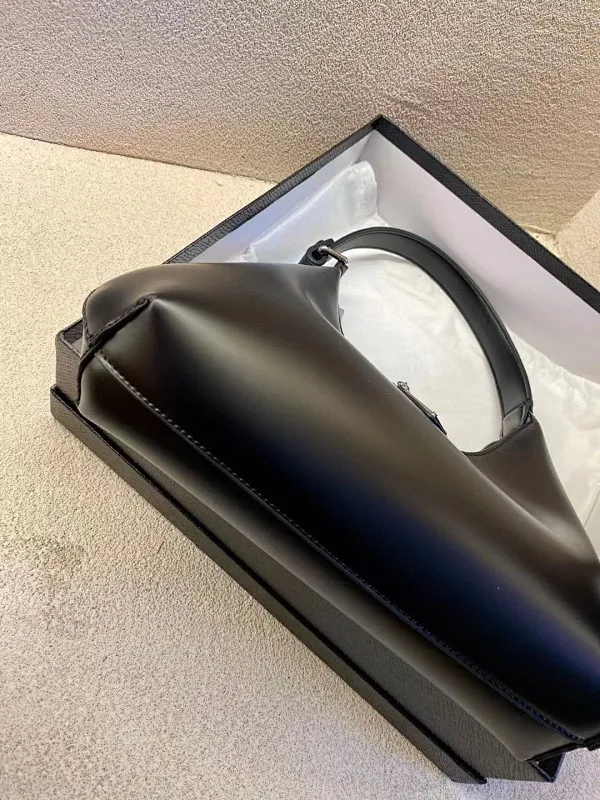 All categories Official website "Brand Women's Bags" Women's Bags 💙 PRADA Fine imitation PRADA, high imitation PRADA bags, PRADA crossbody bags, 2023 official latest version PRADA armpit bags, PRADA bag factory, recommended bags, size: 31-13CM