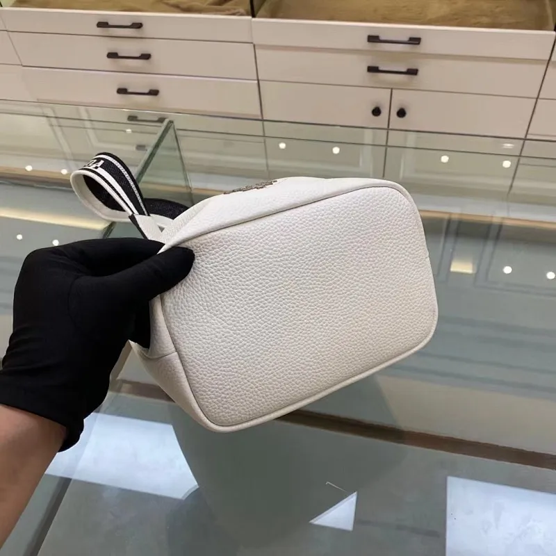 All categories Official website "Brand Women's Bags" Women's Bags 💙 PRADA 2022 Official New Prada Bucket Bag Wholesale Original Order Quality 58006000 Size: 20-25-14Cm