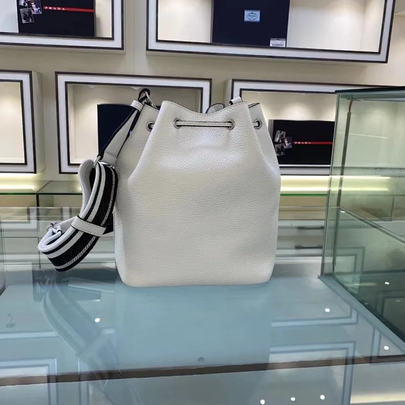 All categories Official website "Brand Women's Bags" Women's Bags 💙 PRADA 2022 Official New Prada Bucket Bag Wholesale Original Order Quality 58006000 Size: 20-25-14Cm