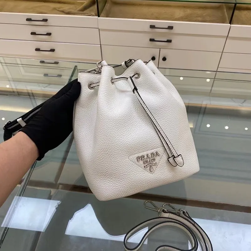 All categories Official website "Brand Women's Bags" Women's Bags 💙 PRADA 2022 Official New Prada Bucket Bag Wholesale Original Order Quality 58006000 Size: 20-25-14Cm