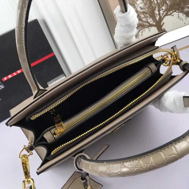 All categories Official website "Brand Women's Bags" Women's Bags 💙 PRADA 2022 official new Prada calfskin handbag wholesale 58002500 High quality Size: 30-24-15CM