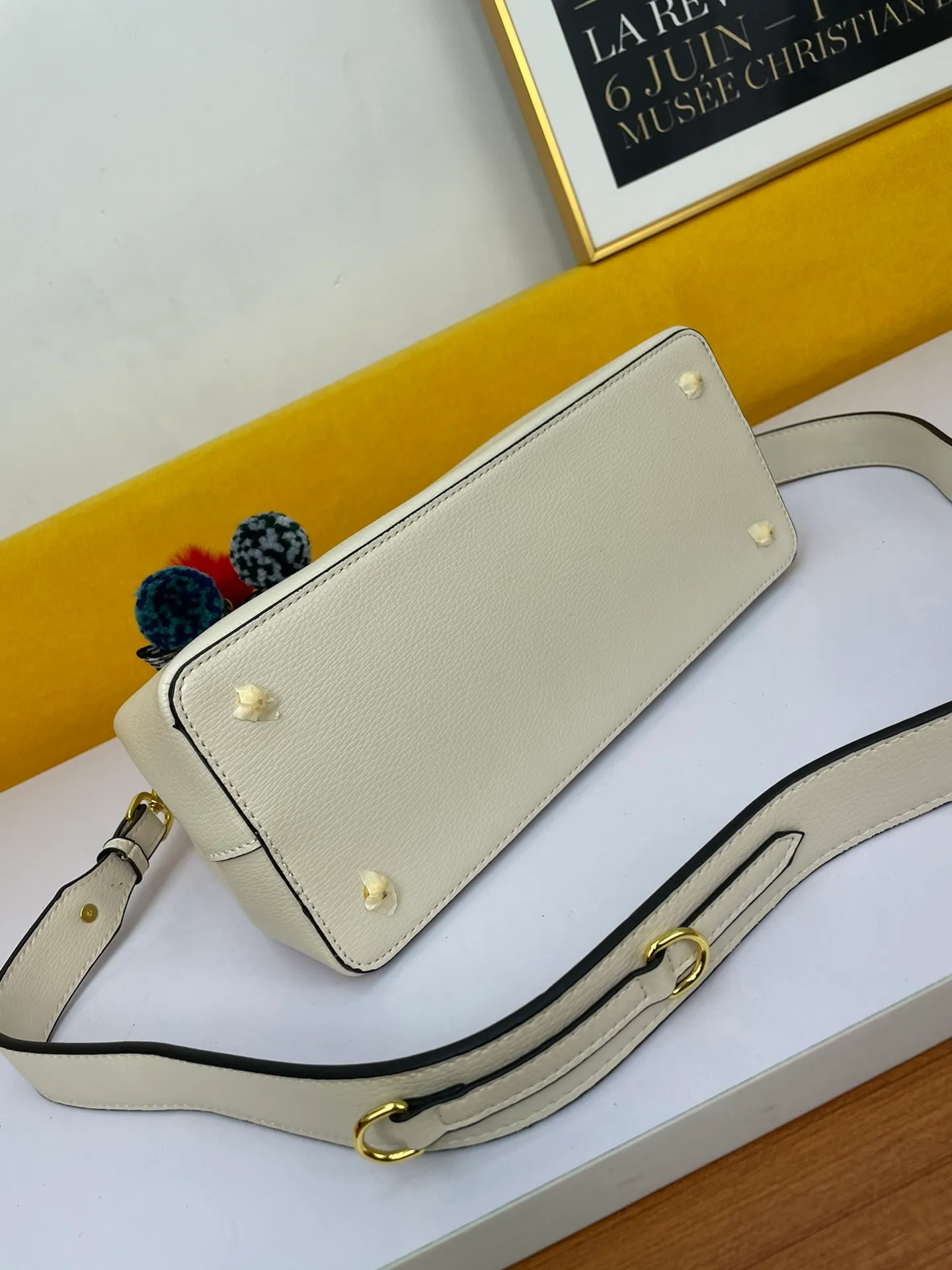 All categories Official website "Brand Women's Bags" Women's Bags 💙 PRADA 2022 official new Prada calfskin handbag wholesale 58002500 High quality Size: 30-22-13CM