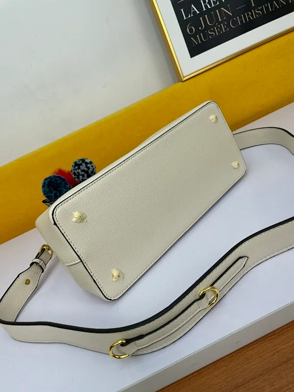 All categories Official website "Brand Women's Bags" Women's Bags 💙 PRADA 2022 official new Prada calfskin handbag wholesale 58002500 High quality Size: 30-22-13CM