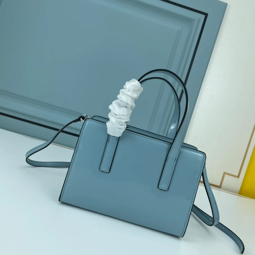 All categories Official website "Brand Women's Bags" Women's Bags 💙 PRADA 2022 official new Prada mini shopping bag wholesale 58001900 High quality Size: 22-15-6.5CM