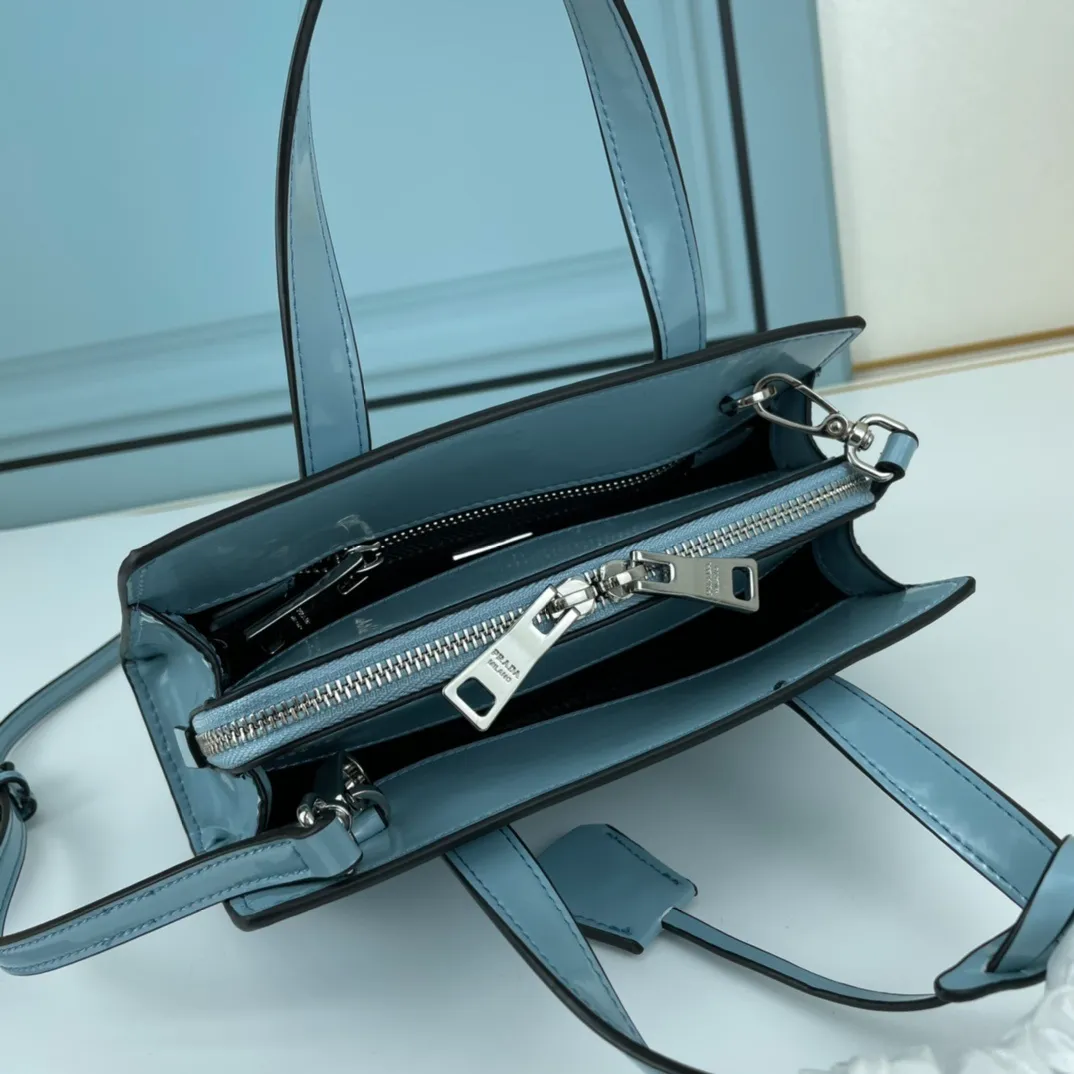 All categories Official website "Brand Women's Bags" Women's Bags 💙 PRADA 2022 official new Prada mini shopping bag wholesale 58001900 High quality Size: 22-15-6.5CM