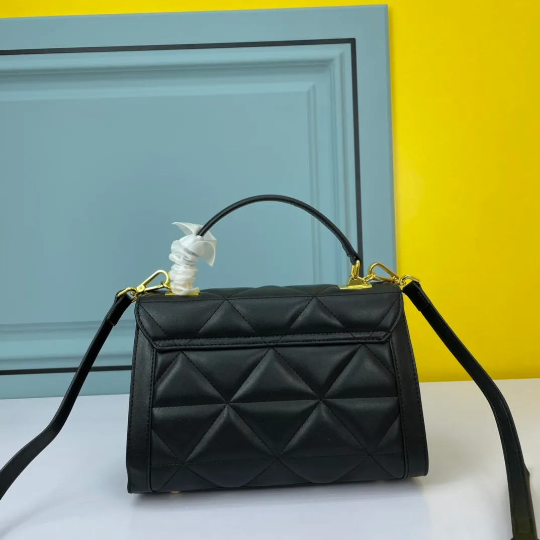 All categories Official website "Brand Women's Bags" Women's Bags 💙 PRADA 2022 official new Prada crossbody bag wholesale 58002900 Original order quality Size: 26-18-11CM