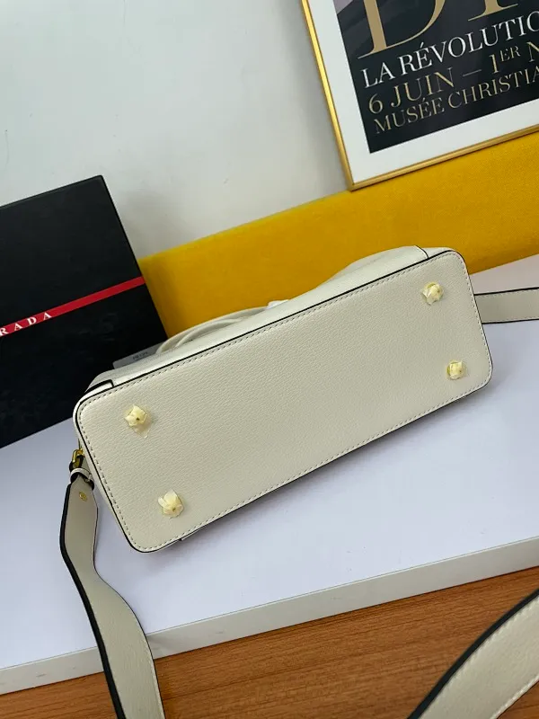 All categories Official website "Brand Women's Bags" Women's Bags 💙 PRADA 2022 Official New Prada Imported Palm Print Cowhide Fabric Handbag Wholesale 58002500 High Quality Size: 30-22-12CM