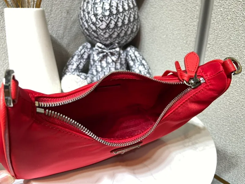 All Categories Official Website "Brand Women's Bags" Women's Bags 💙 PRADA 2023 New Prada Underarm Bag Wholesale
