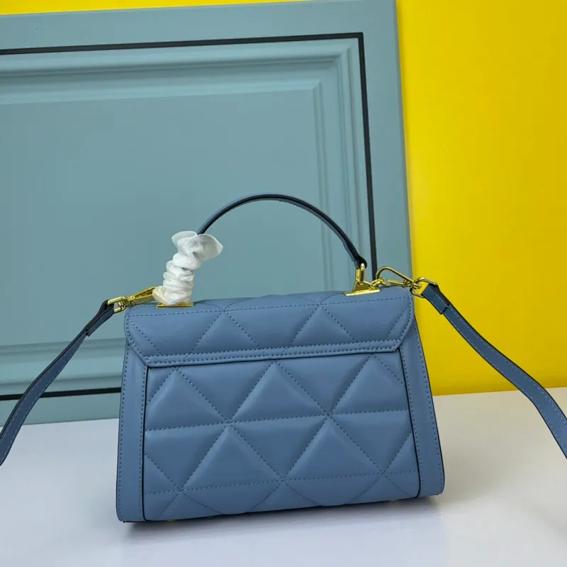 All categories Official website "Brand Women's Bags" Women's Bags 💙 PRADA 2022 official new Prada crossbody bag wholesale 58002900 Original order quality Size: 26-18-11CM