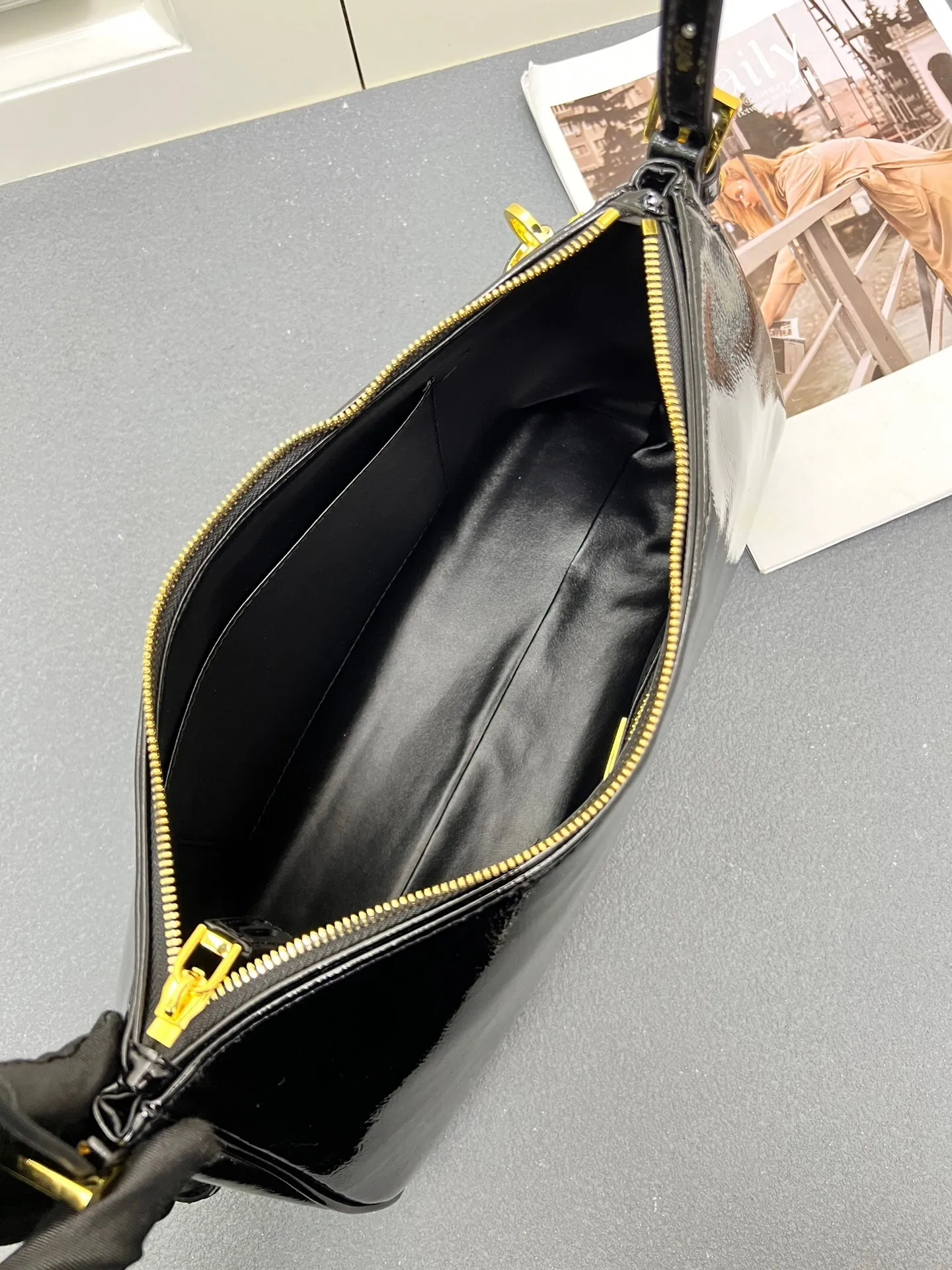 All Categories Official Website "Brand Women's Bags" Women's Bags 💙 PRADA 2025 New Prada Underarm Bag