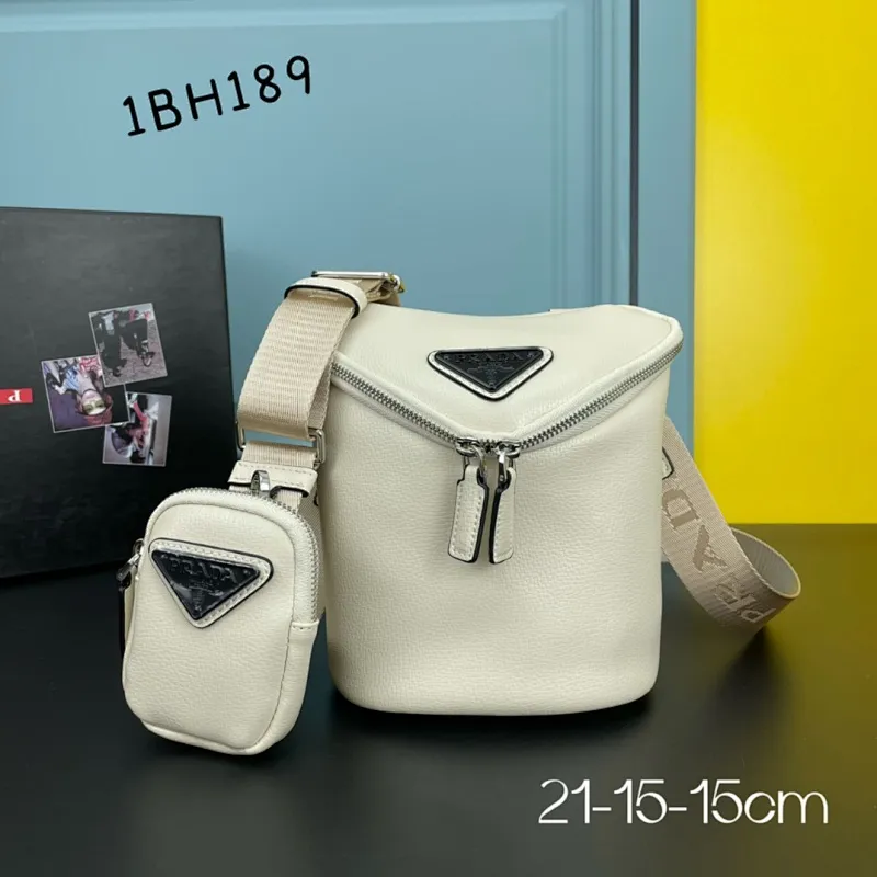 All categories Official website "Brand Women's Bags" Women's Bags 💙 PRADA 2022 Official New Prada Crossbody Bag Wholesale 58002200 High Quality Size: 21-15-15CM