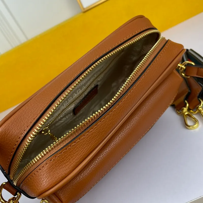 All categories Official website "Brand Women's Bags" Women's Bags 💙 PRADA 2022 official new Prada crossbody bag wholesale 58002500 Original order quality Size: 23-16-7CM