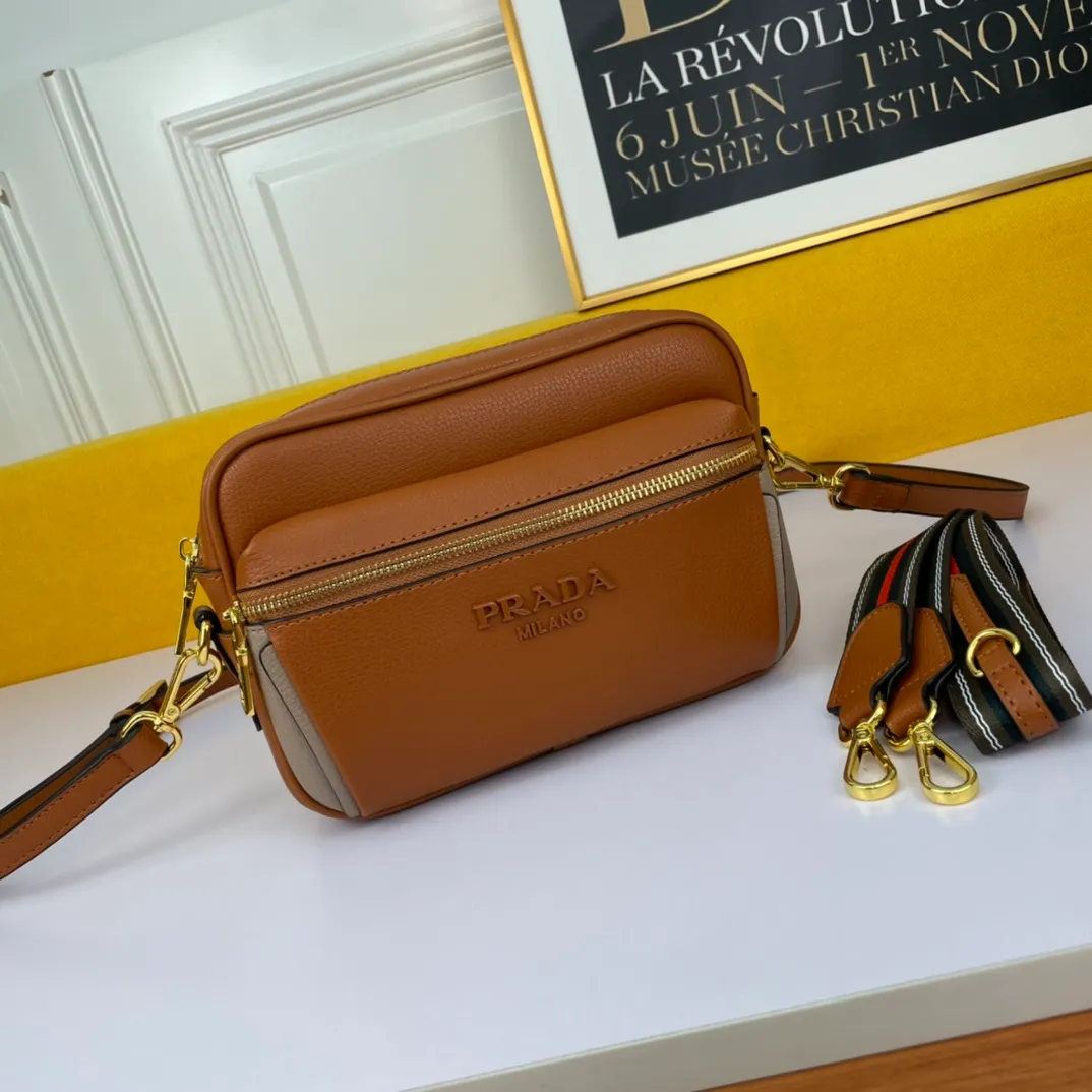 All categories Official website "Brand Women's Bags" Women's Bags 💙 PRADA 2022 official new Prada crossbody bag wholesale 58002500 Original order quality Size: 23-16-7CM
