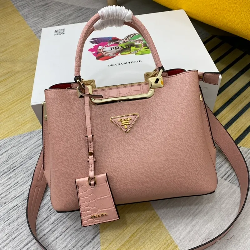 All categories Official website "Brand Women's Bags" Women's Bags 💙 PRADA 2022 official new Prada imported calfskin crossbody bag wholesale 58002500 High quality Size: 30-22-14CM