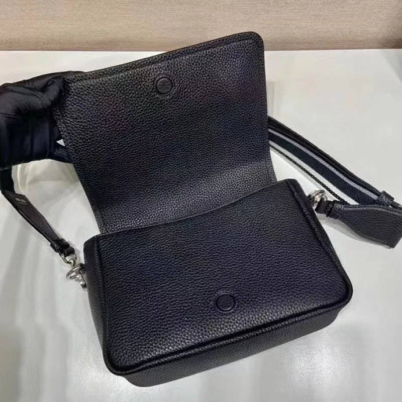 All categories Official website "Brand Women's Bags" Women's Bags 💙 PRADA 2022 official new Prada crossbody bag wholesale Original order quality 58005900 Size: 23-18-9Cm