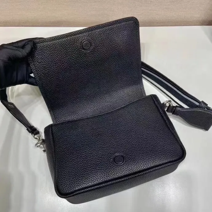 All categories Official website "Brand Women's Bags" Women's Bags 💙 PRADA 2022 official new Prada crossbody bag wholesale Original order quality 58005900 Size: 23-18-9Cm
