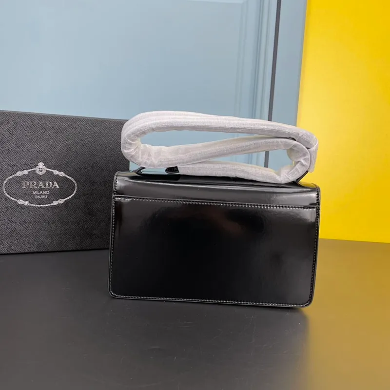 All Categories Official Website "Brand Women's Bags" Women's Bags 💙 PRADA 2022 Official New Prada Imported Cowhide Crossbody Bag Wholesale 58002000 High Quality Size: 24-15-6CM