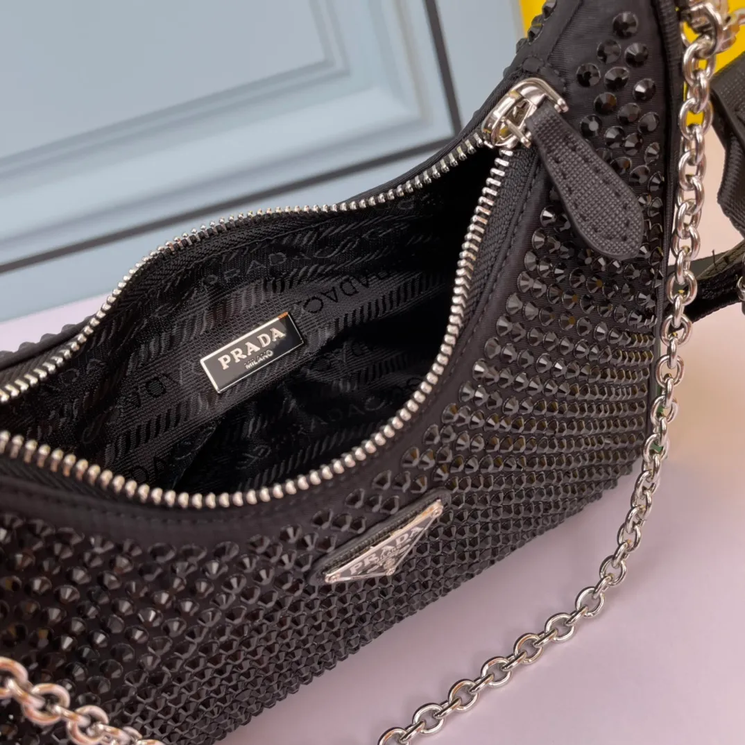 All categories Official website "Brand Women's Bags" Women's Bags 💙 PRADA 2022 official new Prada armpit bag wholesale 58002500 Original order quality Size: 22-16-6CM