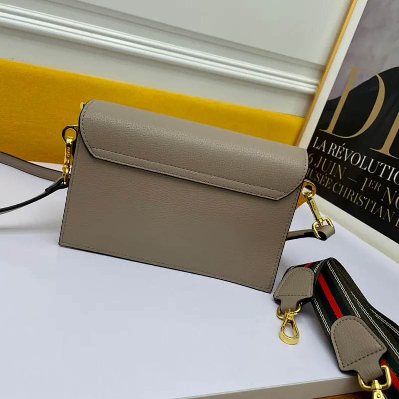 All categories Official website "Brand Women's Bags" Women's Bags 💙 PRADA 2022 official new Prada cowhide crossbody bag wholesale 58002300 High quality Size: 24-15-8CM